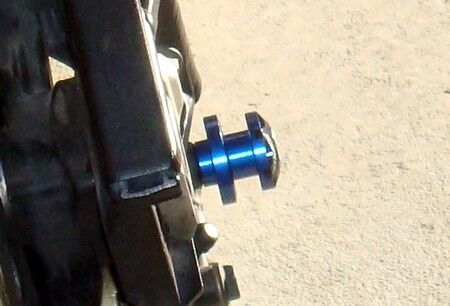 RED 6mm Swingarm Spools R1 R6 R3 FZ8 FZ1 MT09 MT10 RSV4 675 899 959 1199 1299 M6
